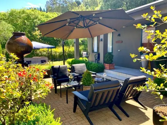 The Flying Trout Boutique Lodge Courtyard