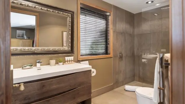 The Flying Trout Boutique Lodge Kiwi Suite Bathroom