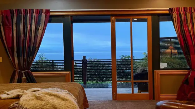 The Flying Trout Boutique Lodge Kiwi Suite at Dusk