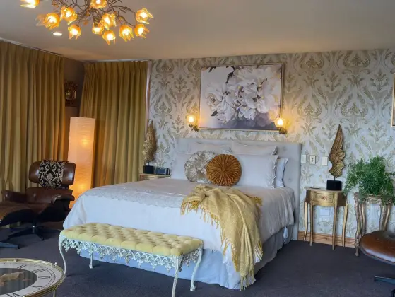 The Flying Trout Boutique Lodge Tui Suite Bedroom